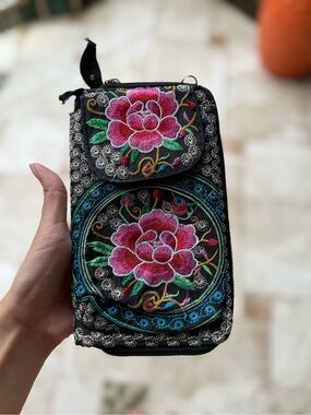Embroidered Floral Wallet
